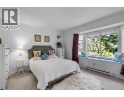 Kitchen - 4205 Wakefield Pl, Saanich, BC V8N6E6 Photo 13