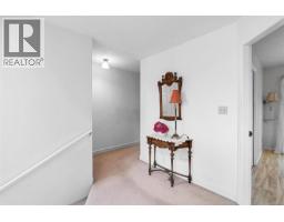 4205 Wakefield Pl, Saanich, BC V8N6E6 Photo 21