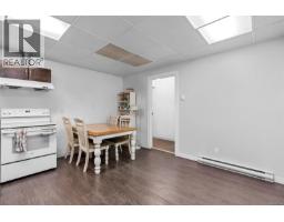 4205 Wakefield Pl, Saanich, BC V8N6E6 Photo 29