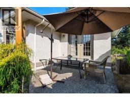 4205 Wakefield Pl, Saanich, BC V8N6E6 Photo 32