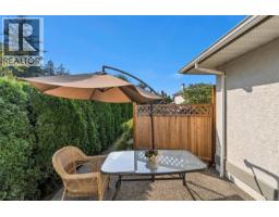 4205 Wakefield Pl, Saanich, BC V8N6E6 Photo 34
