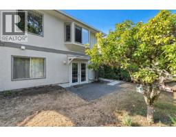 4205 Wakefield Pl, Saanich, BC V8N6E6 Photo 36