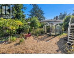4205 Wakefield Pl, Saanich, BC V8N6E6 Photo 40