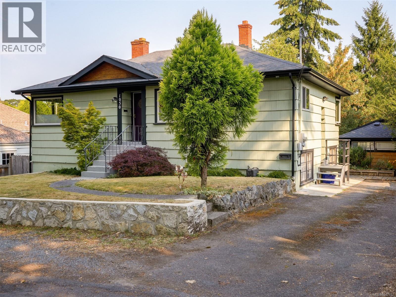 1050 Leslie Dr - 1