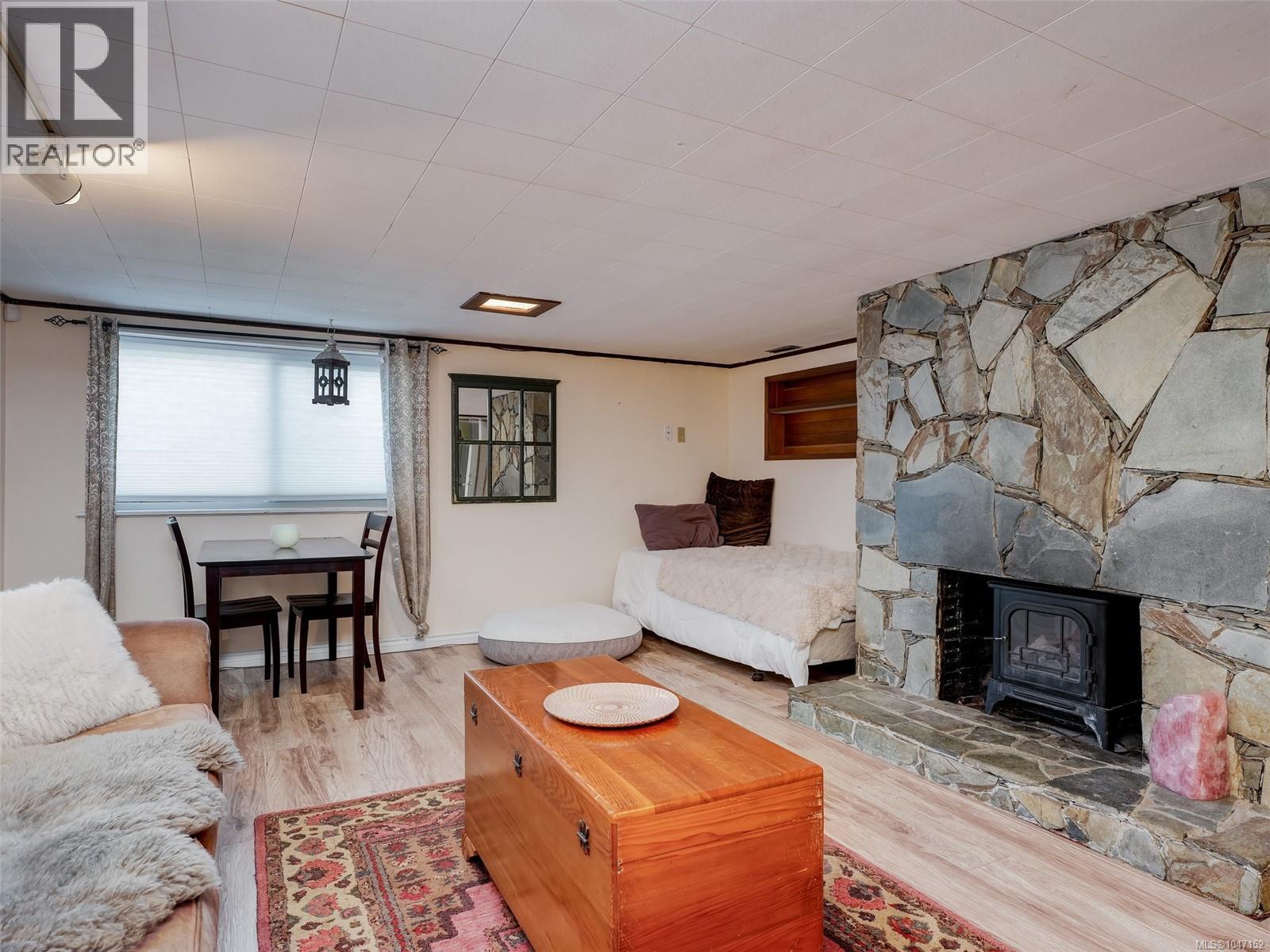  1050 Leslie Drive, Saanich