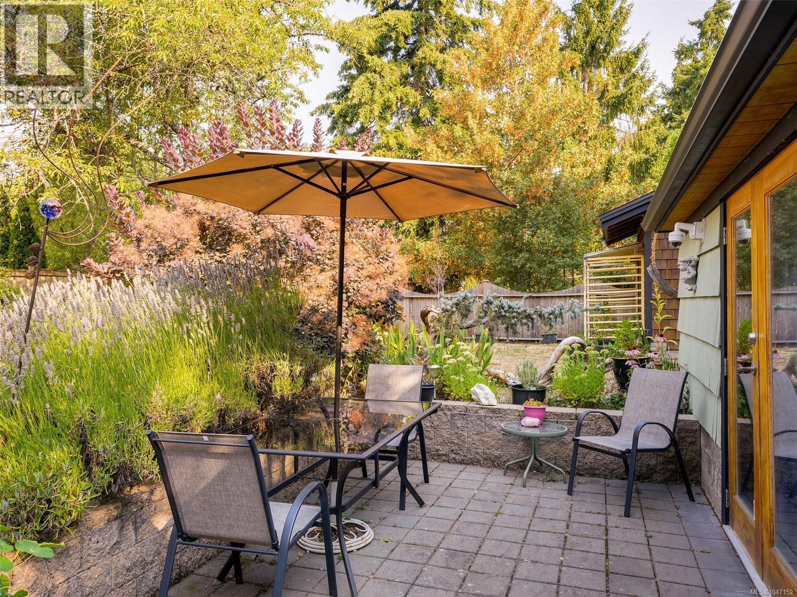  1050 Leslie Drive, Saanich