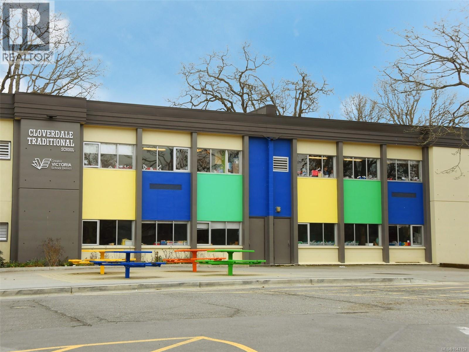 1050 Leslie Dr - 35