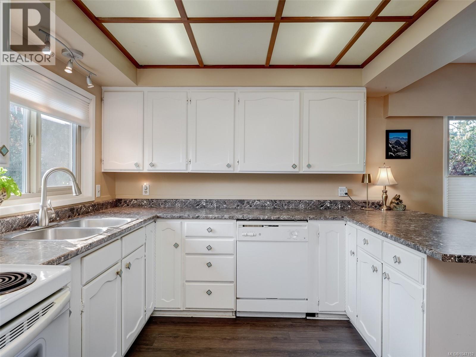 1050 Leslie Drive, Saanich
