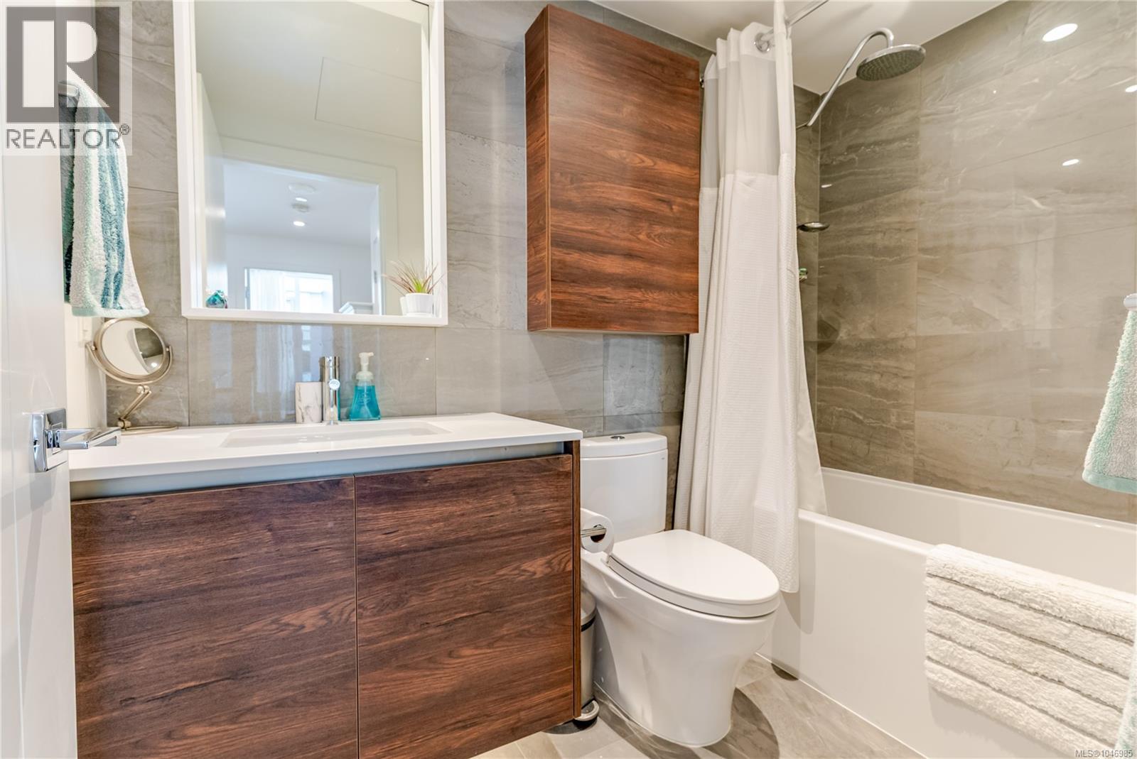 1104 369 Tyee Road, Victoria