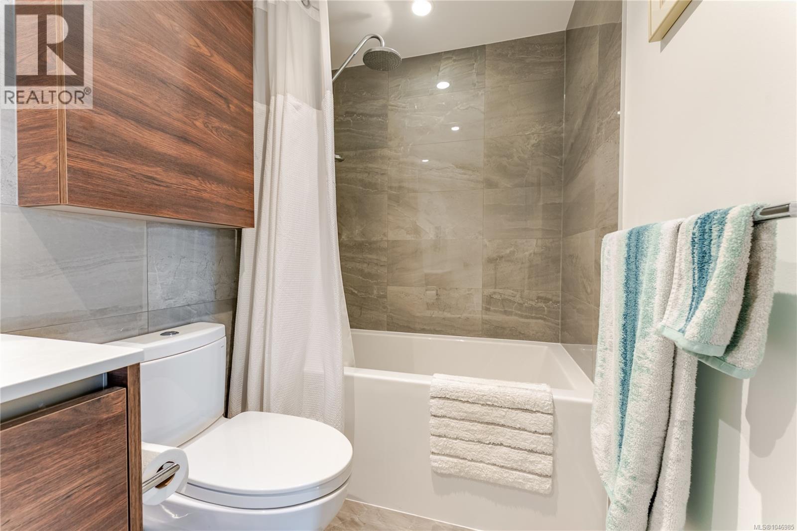 #1104 369 Tyee Rd - 17