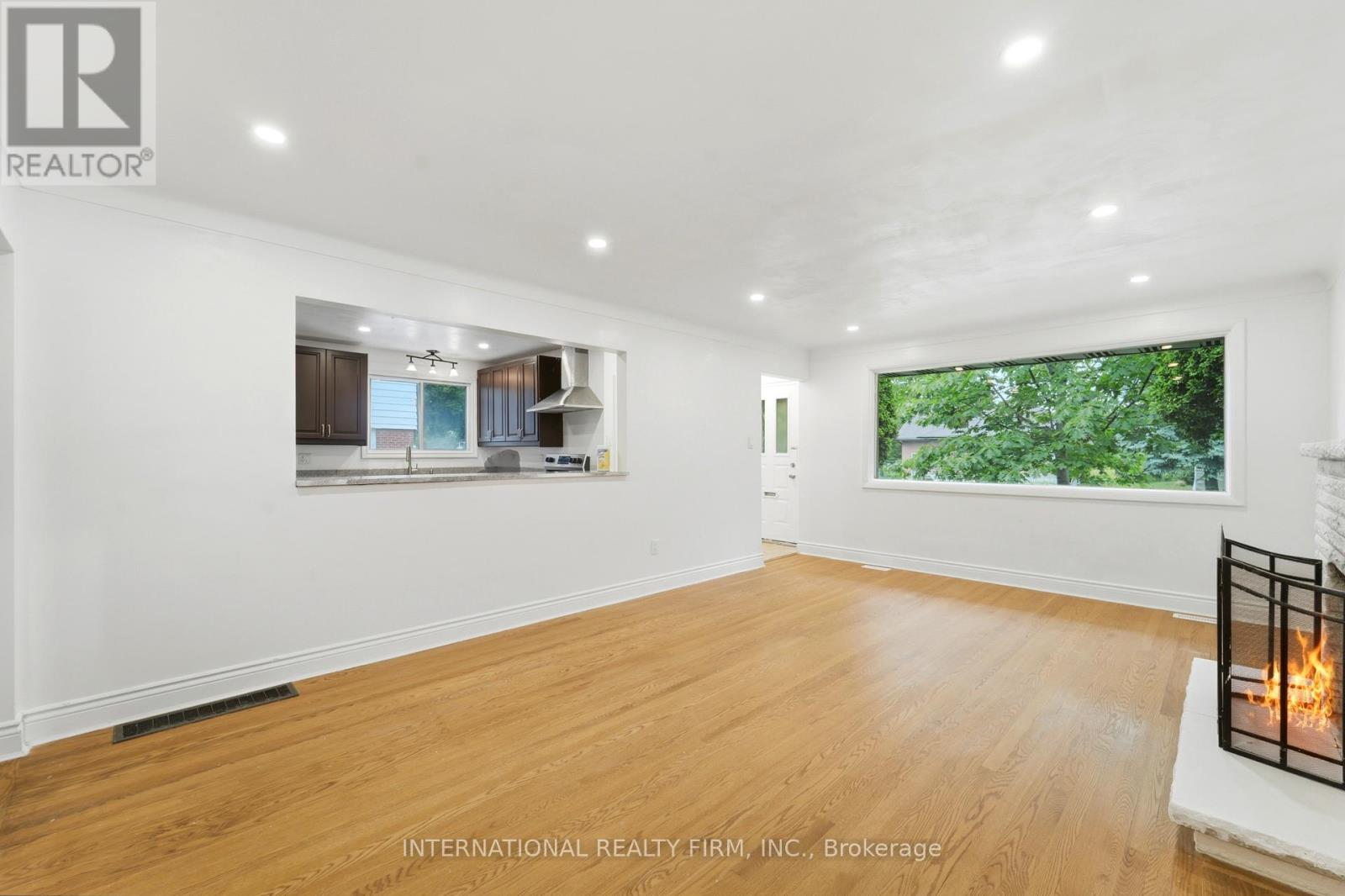 1213 ERINDALE DRIVE - 7
