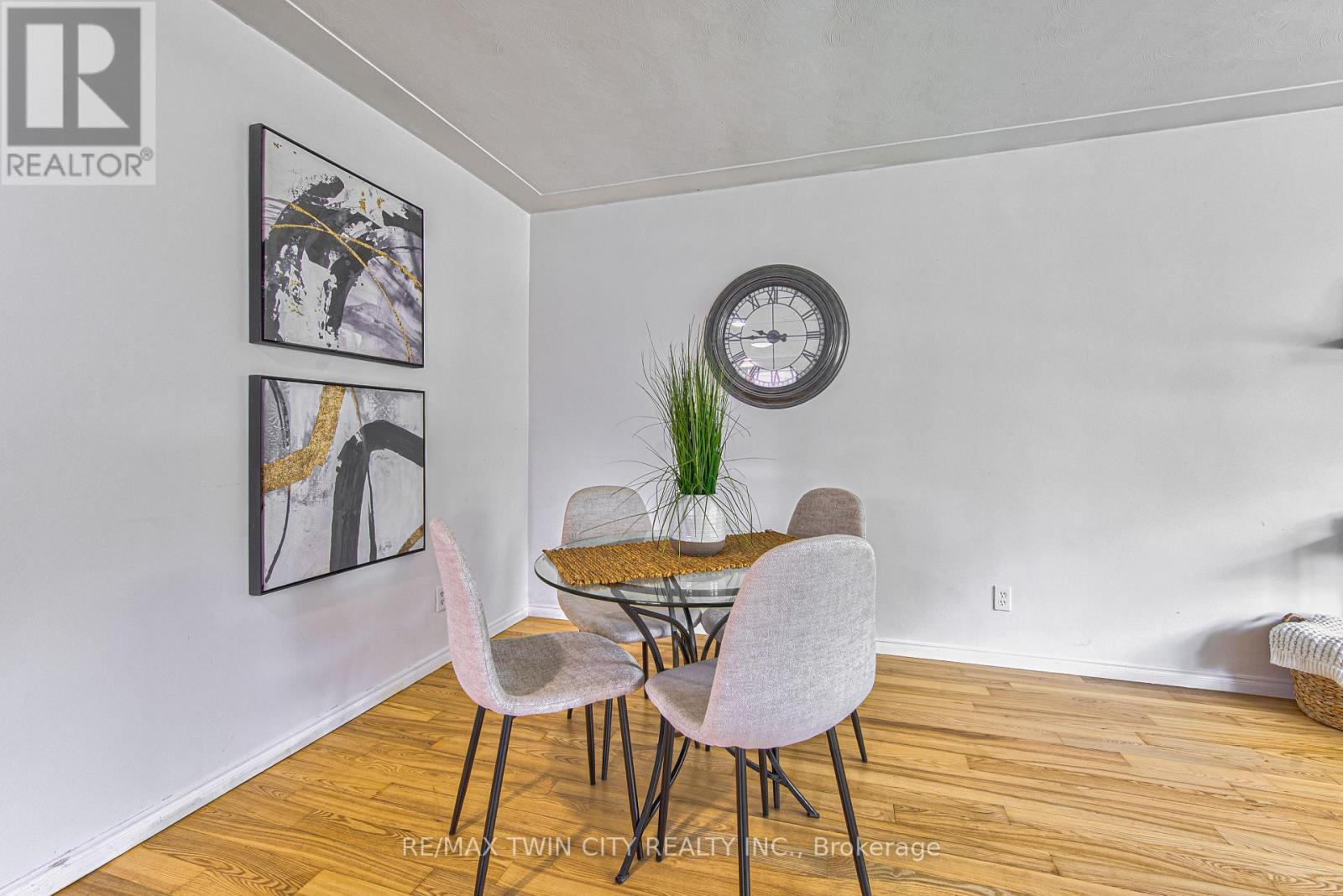 104 SPRINGBANK CRESCENT - 12