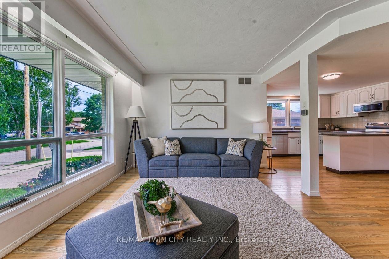 104 SPRINGBANK CRESCENT - 14