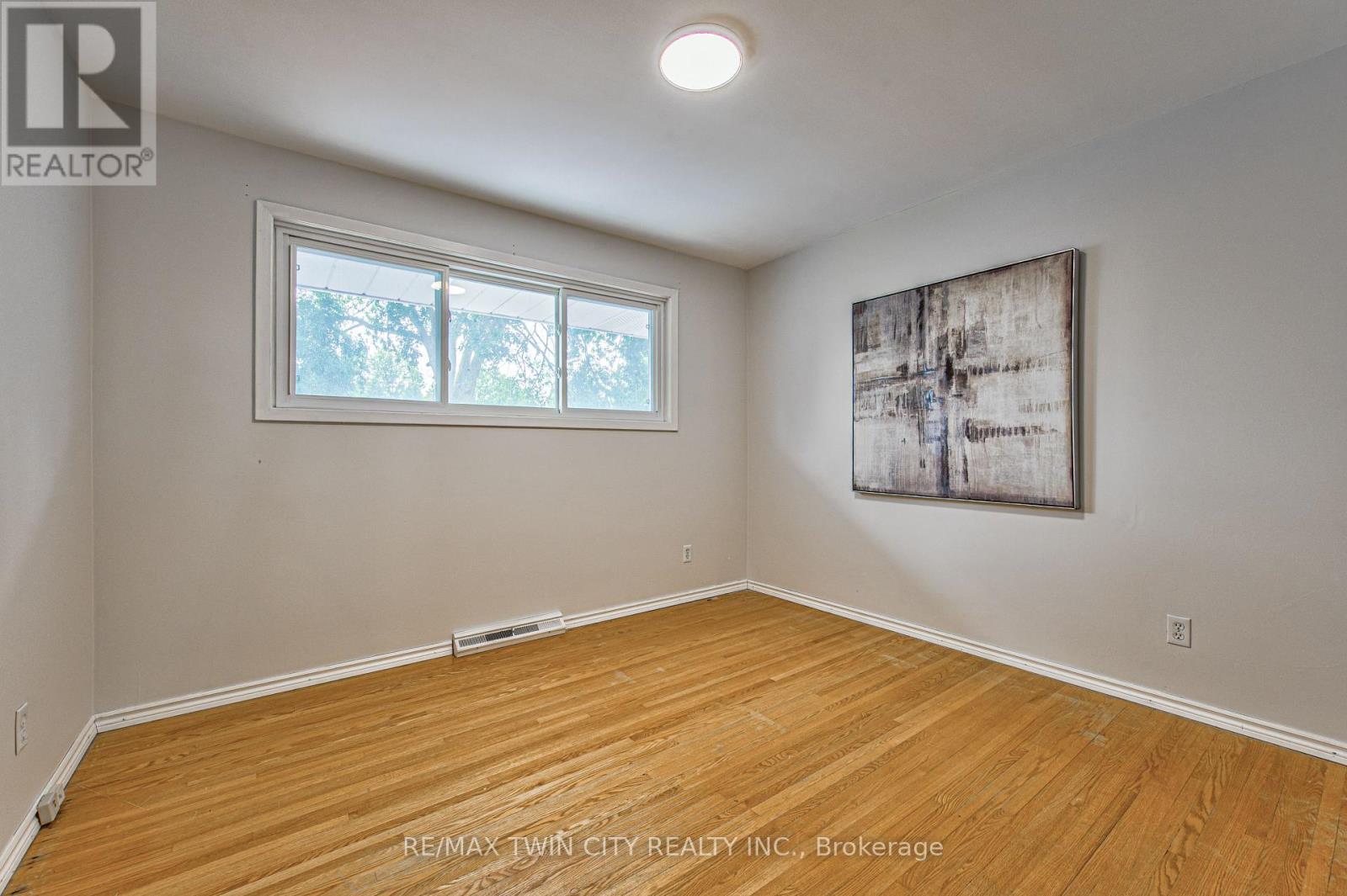 104 SPRINGBANK CRESCENT - 16