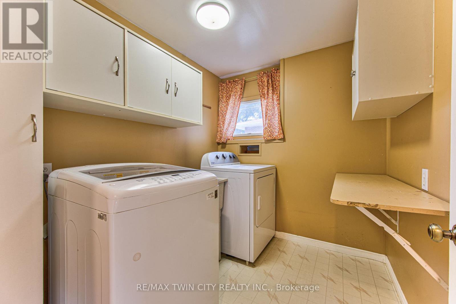 104 SPRINGBANK CRESCENT - 23