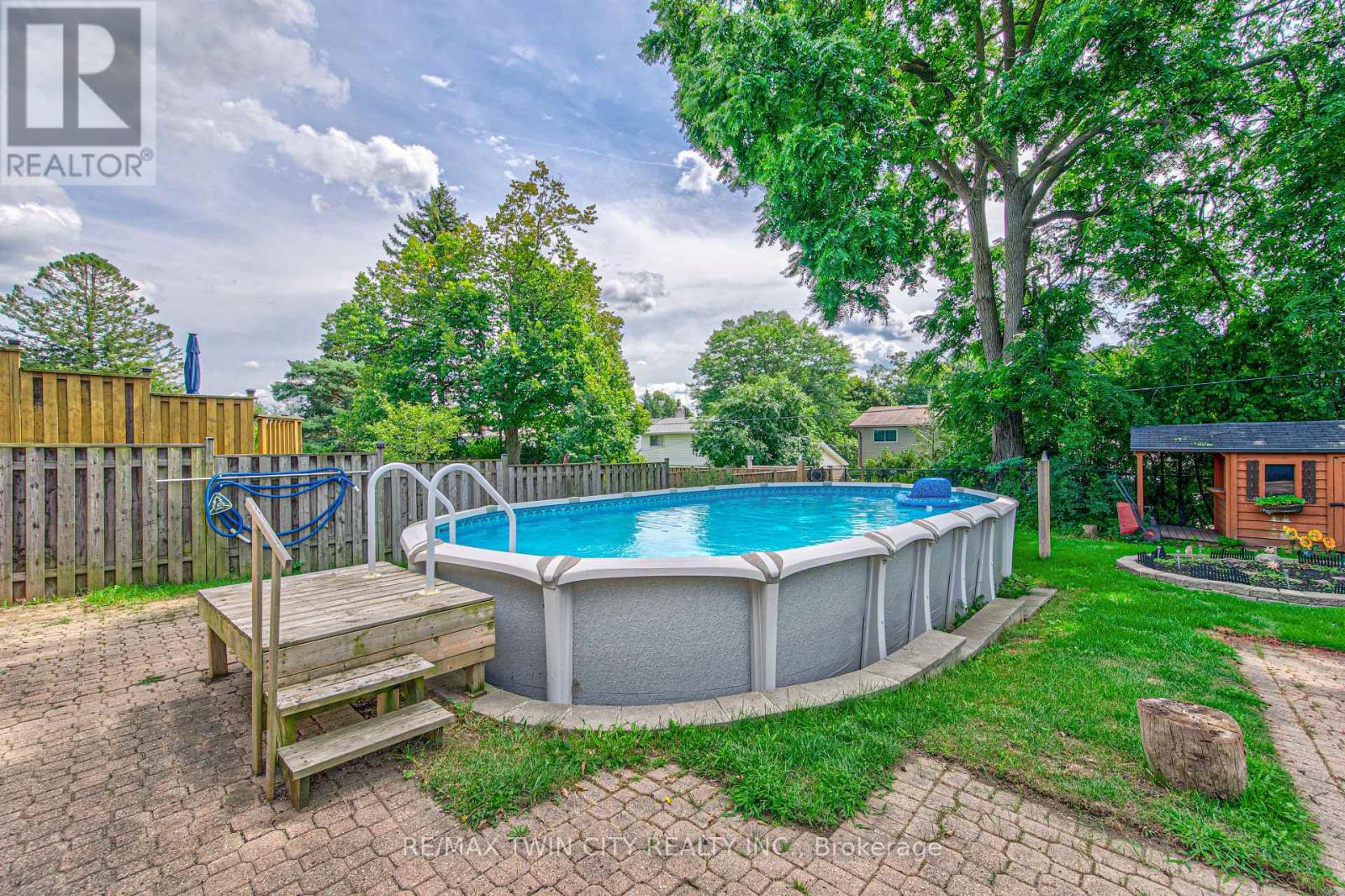 104 SPRINGBANK CRESCENT - 29