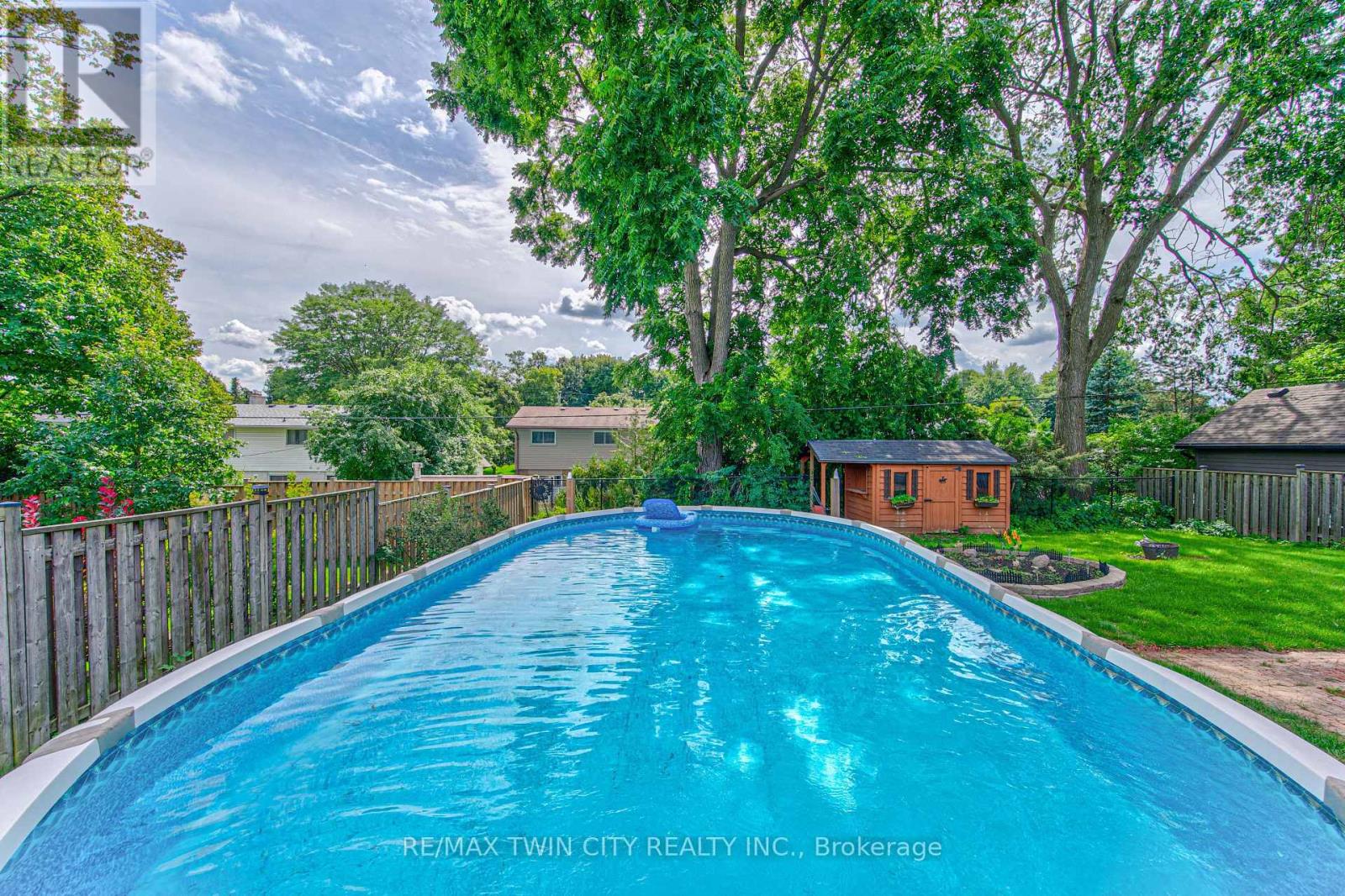 104 SPRINGBANK CRESCENT - 31