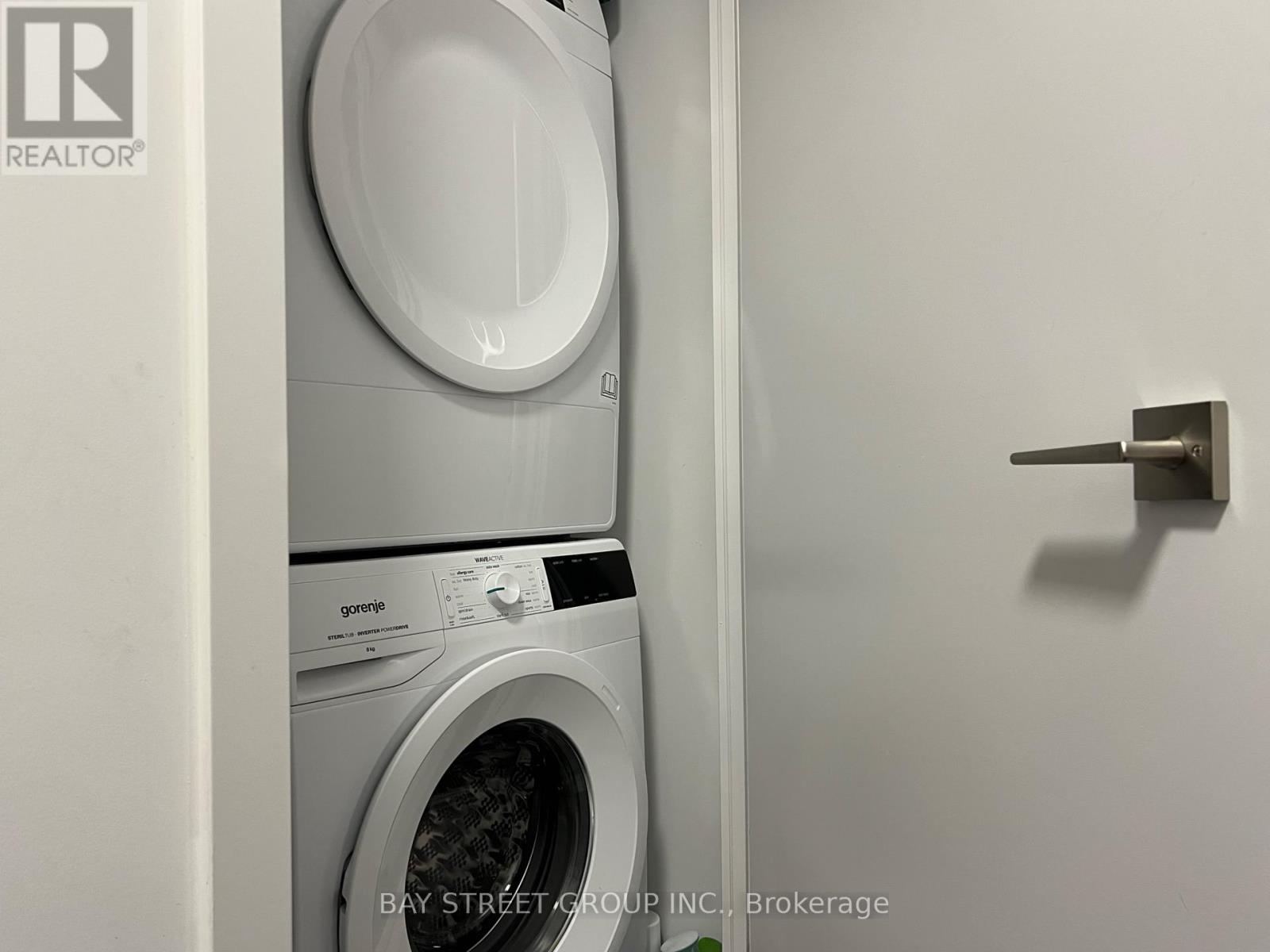#2406 159 Wellesley Street East, Toronto (Cabbagetown-South St. James Town), Ontario, M4Y0H5, Toronto (Cabbagetown-South St. James Town), Ontario — photo 4 of 5