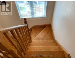 13 Vasto Lane, Toronto, ON M1M0C6 Photo 11