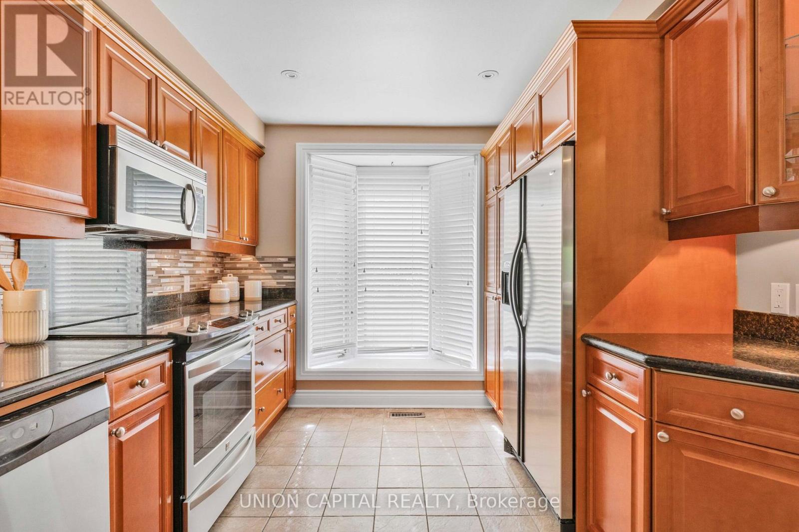 3 CAMPBELL COURT - 19