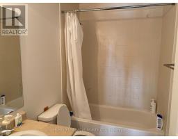 Bathroom - 13 Vasto Lane, Toronto, ON M1M0C6 Photo 9
