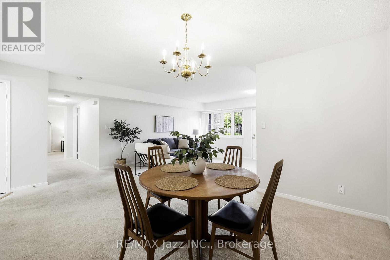 #115 1995 ROYAL ROAD - Image 15