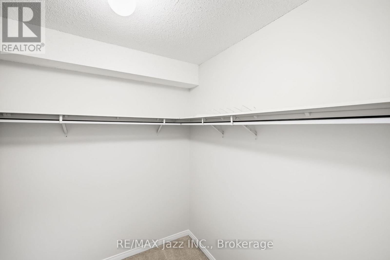 #115 1995 ROYAL ROAD - Image 21