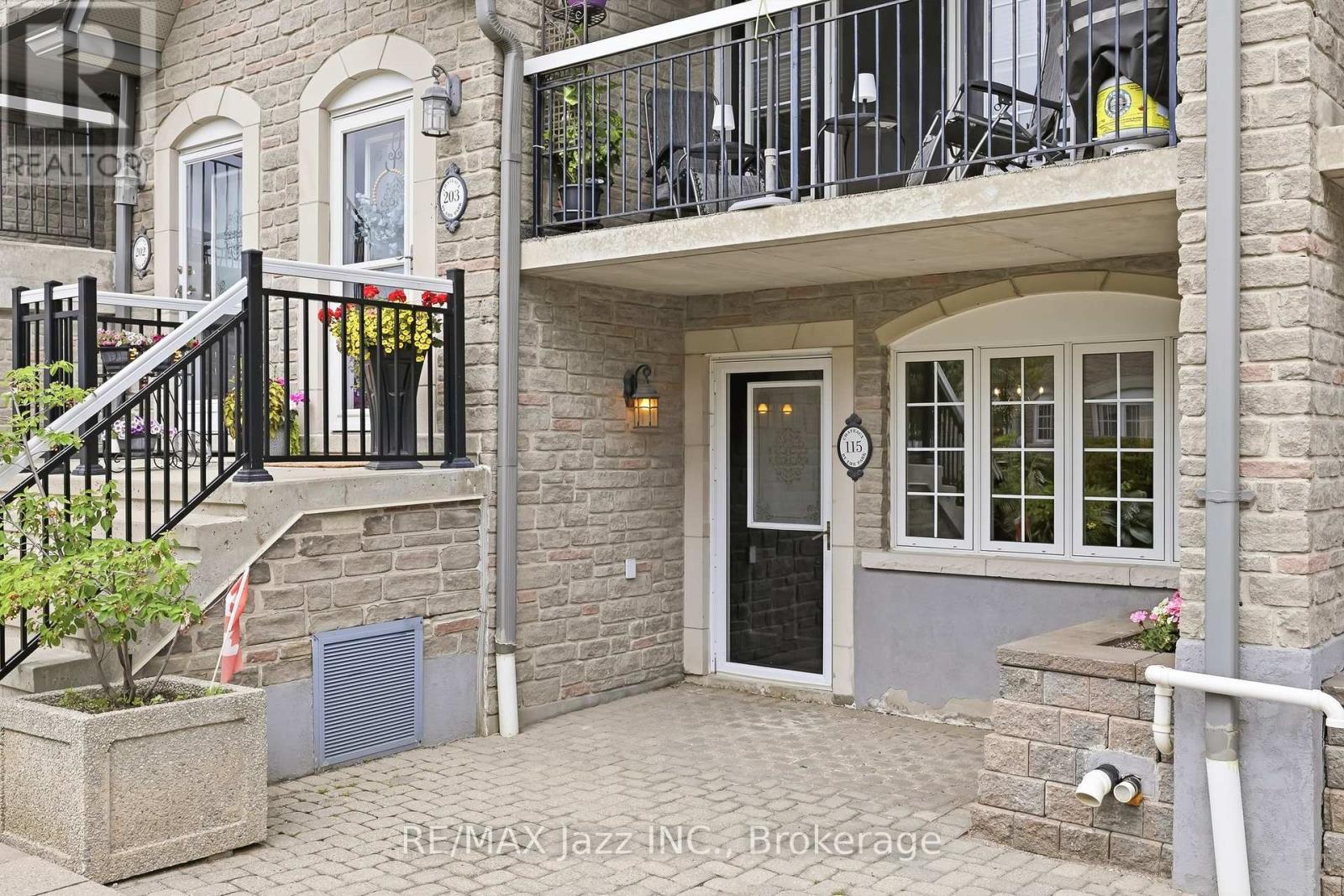 #115 1995 ROYAL ROAD - Image 27