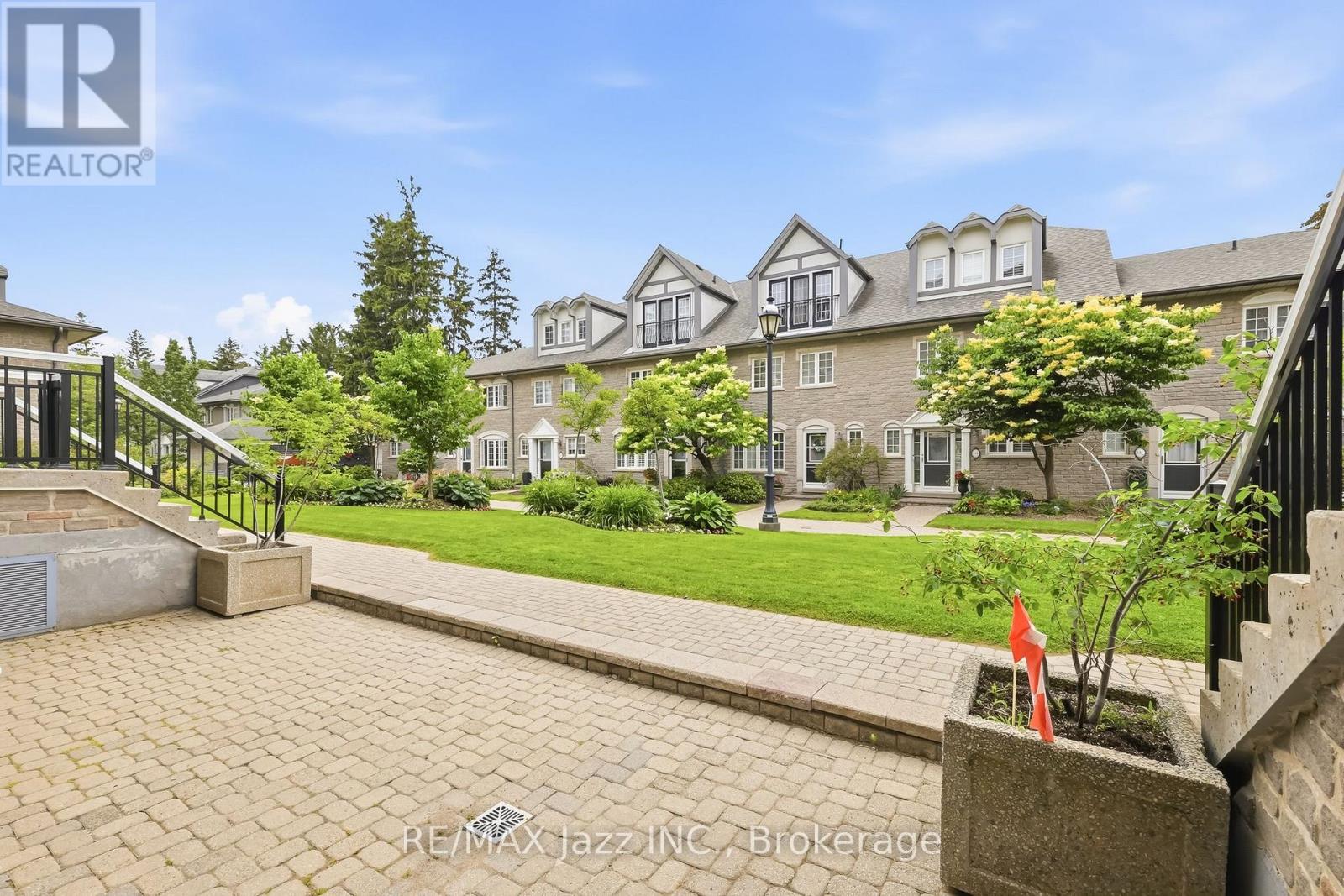 #115 1995 ROYAL ROAD - Image 29