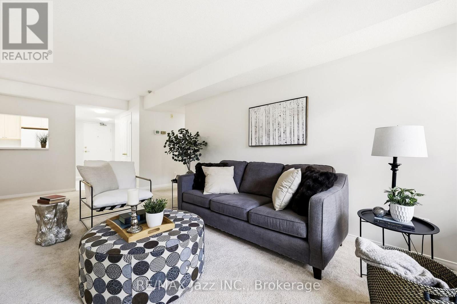 #115 1995 ROYAL ROAD - Image 9