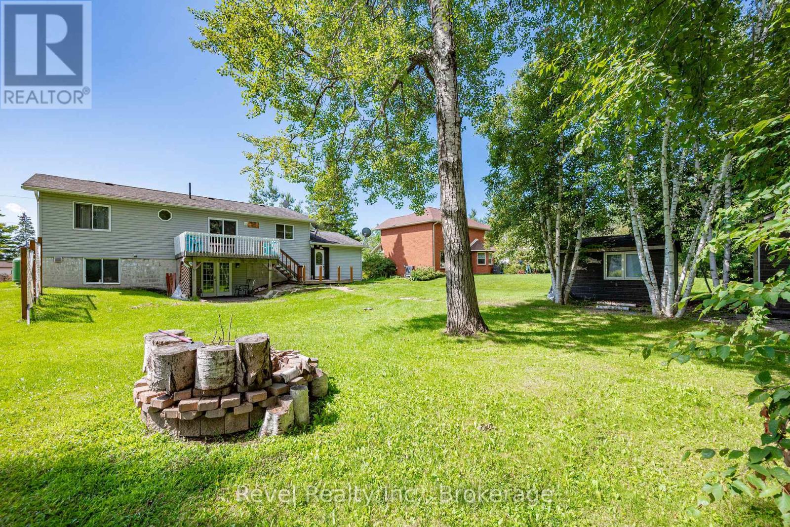 40 GREENWOOD CRESCENT - 43