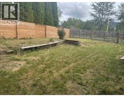 20 Kerry Crescent, Mackenzie, BC V0J2C0 Photo 9
