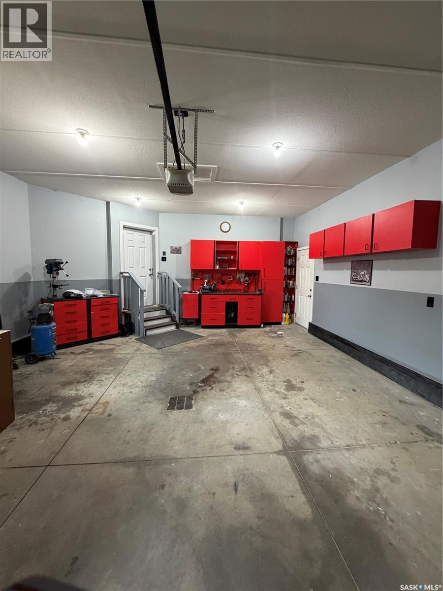 205 Reddekopp LANE - 33