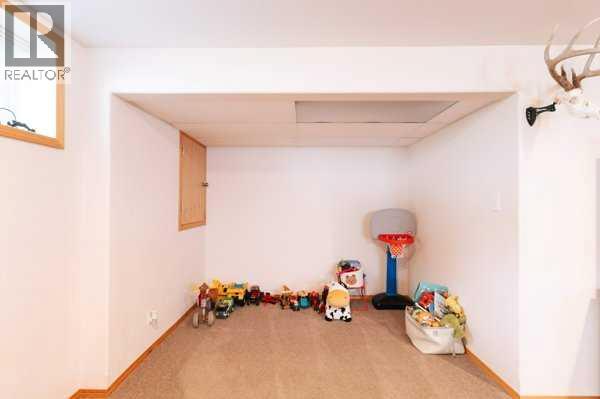 4806 52 Ave. - 22
