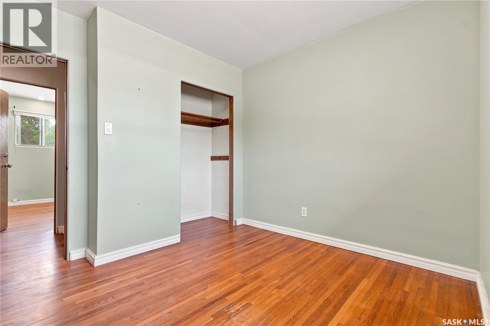 1401 10th STREET E - Image 24