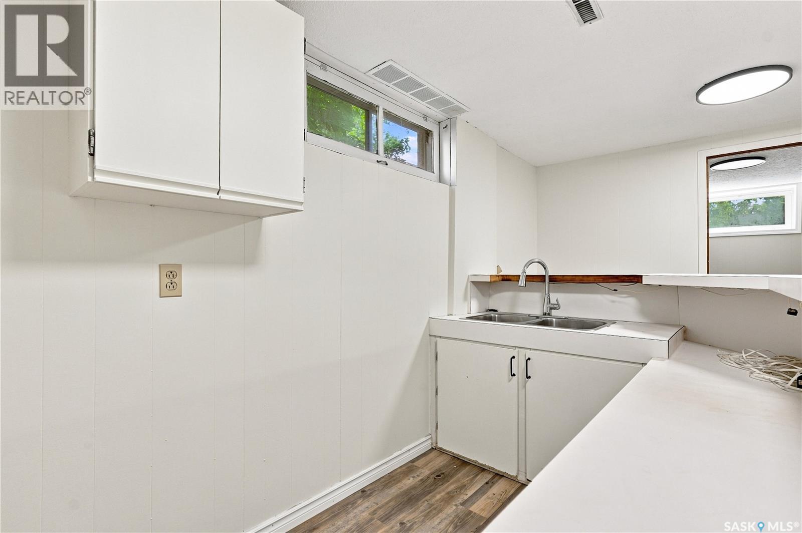 1401 10th STREET E - 30