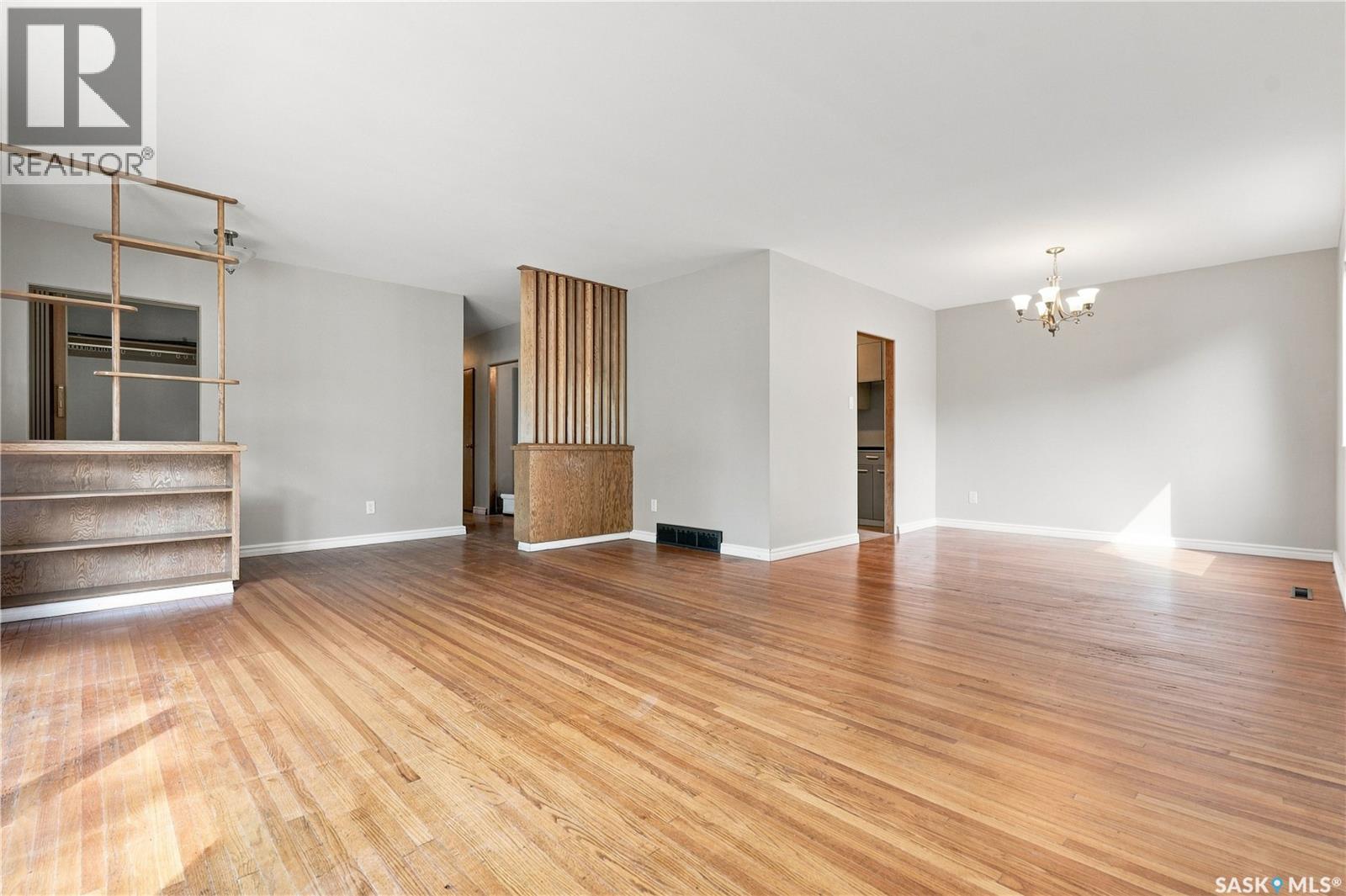 1401 10th STREET E - Image 9