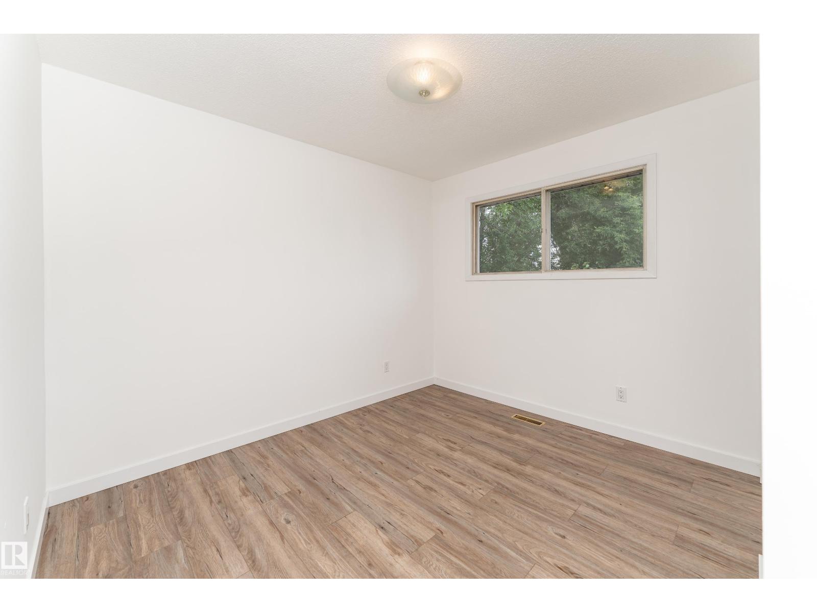 7120 139 AV NW - 18