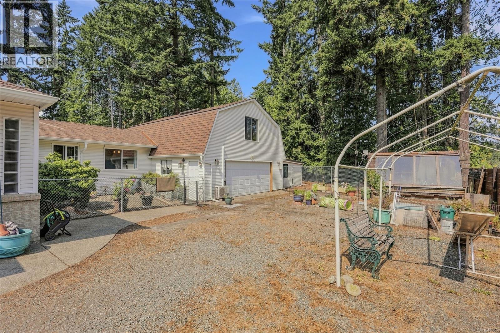 2319 Island Hwy E - 50