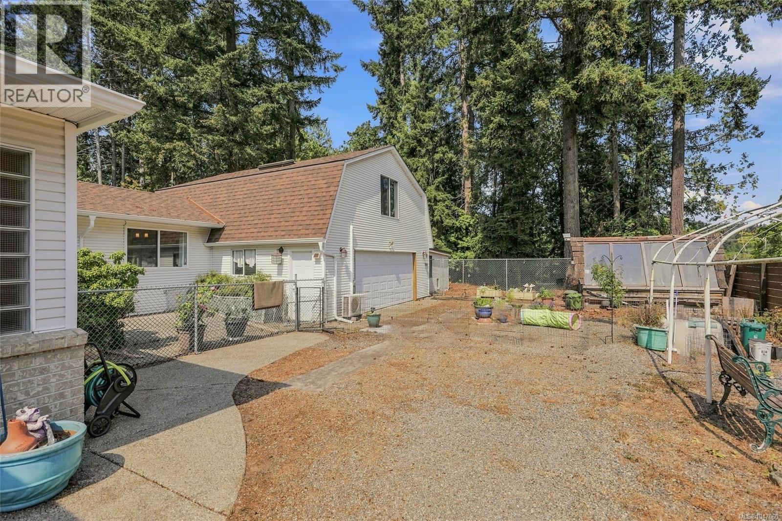 2319 Island Hwy E - Image 49