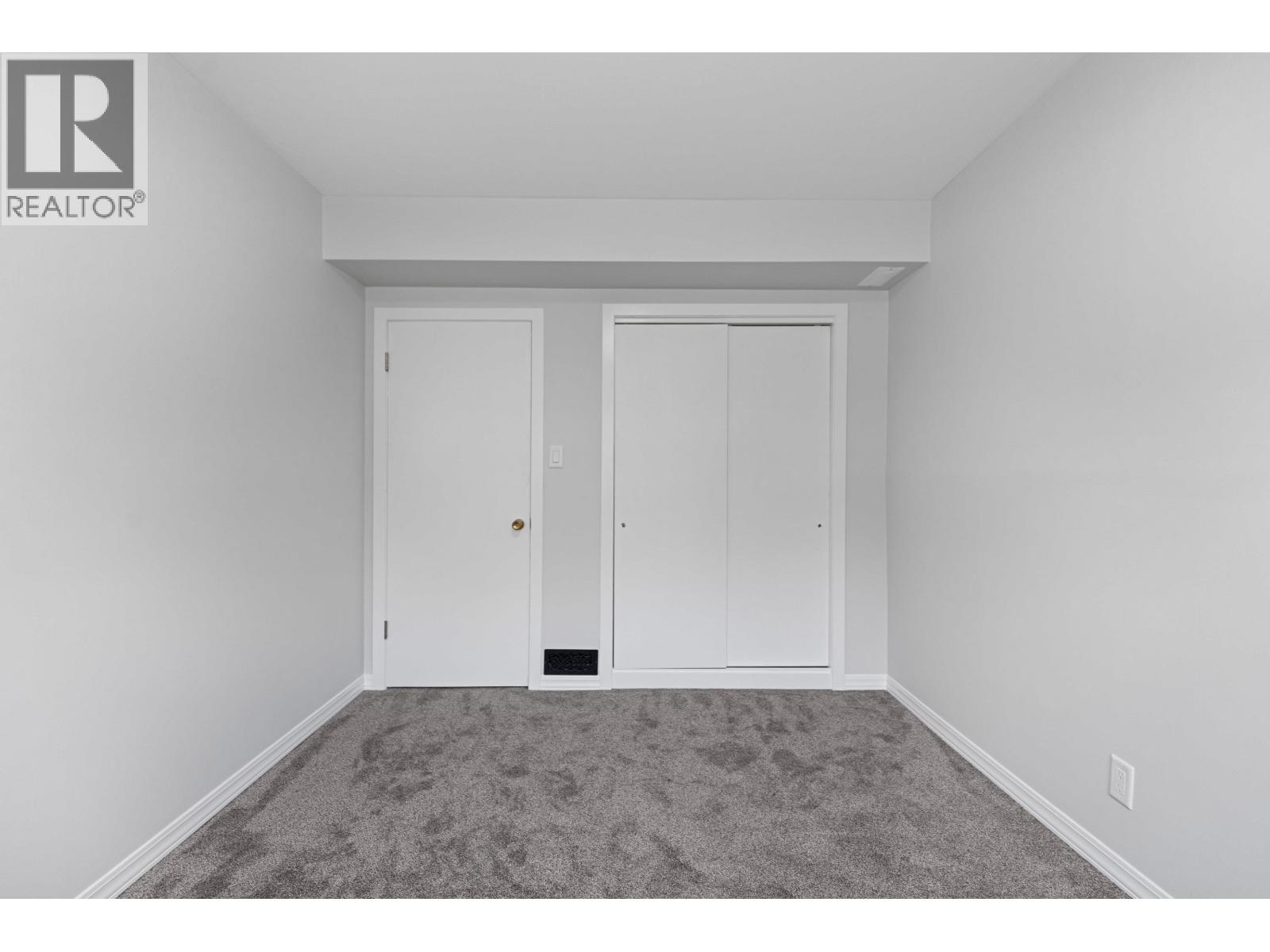 2335 ROYAL CRESCENT - Image 14
