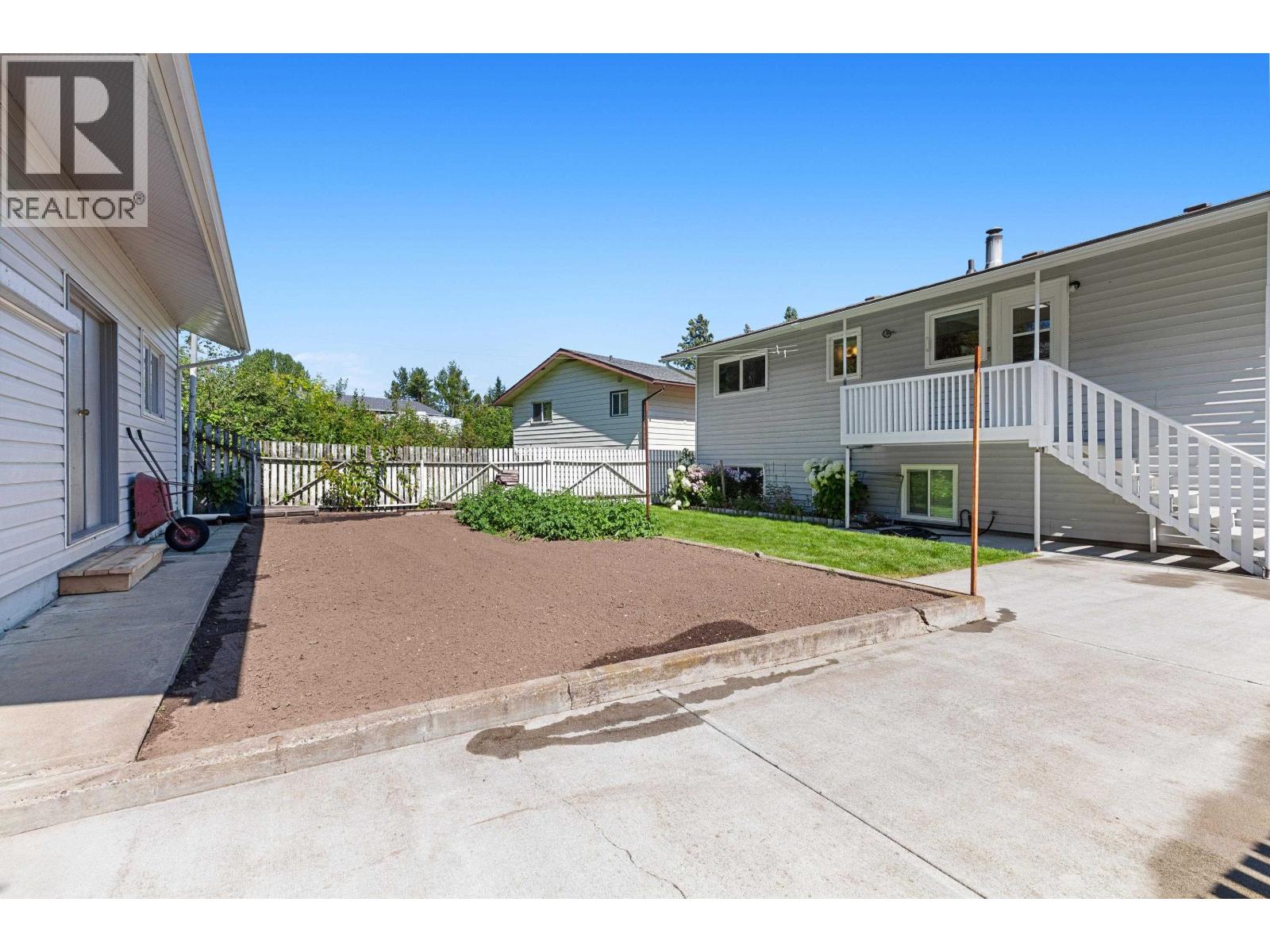 2335 ROYAL CRESCENT - 22