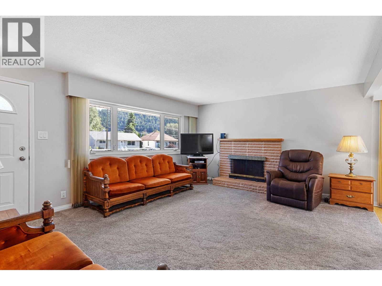 2335 ROYAL CRESCENT - Image 5