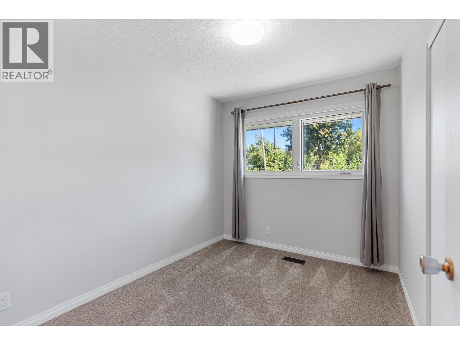 2335 ROYAL CRESCENT - Image 7