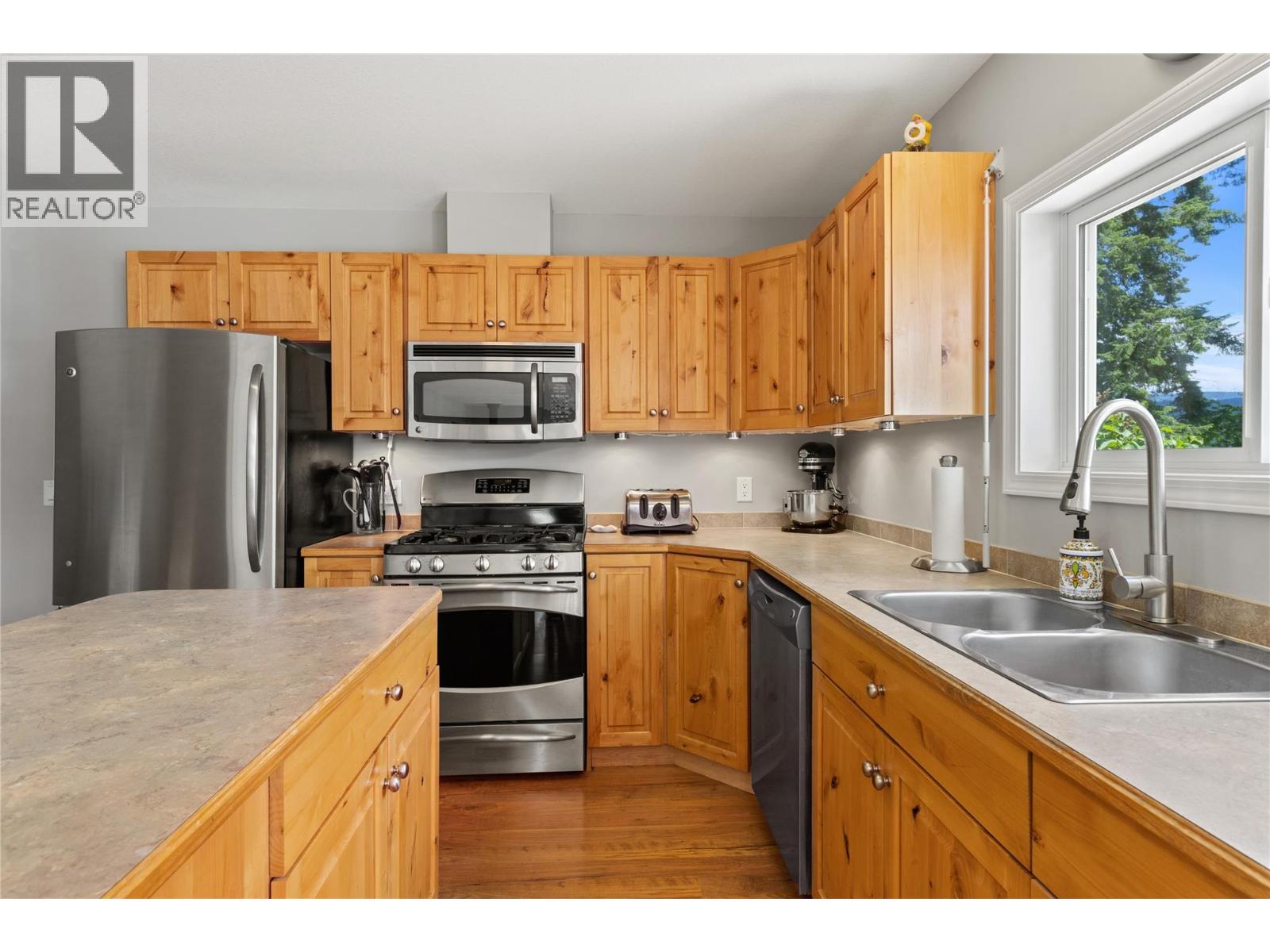 7832 Squilax-Anglemont Road - 5