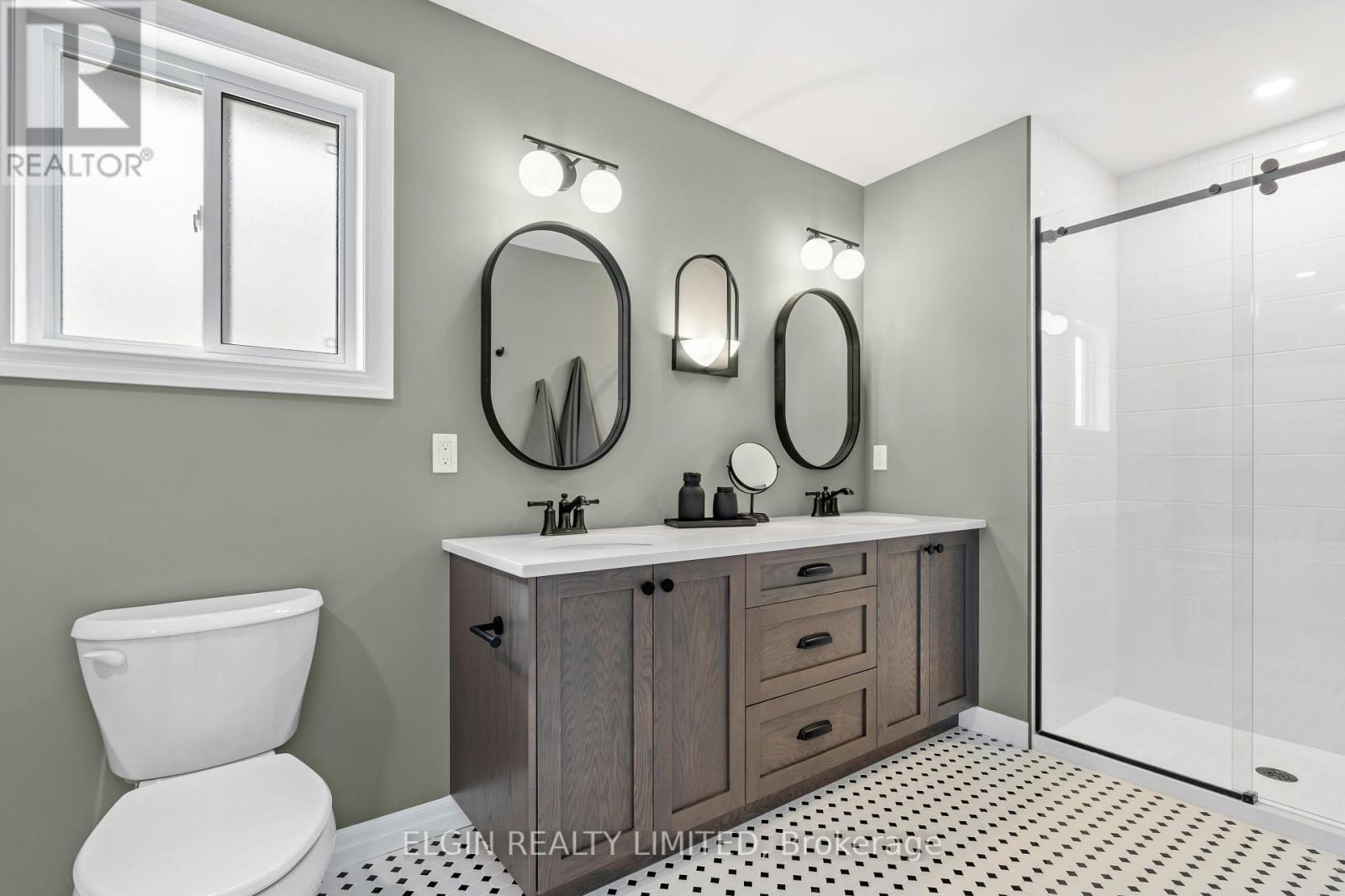3 HEMLOCK CRESCENT - Image 33