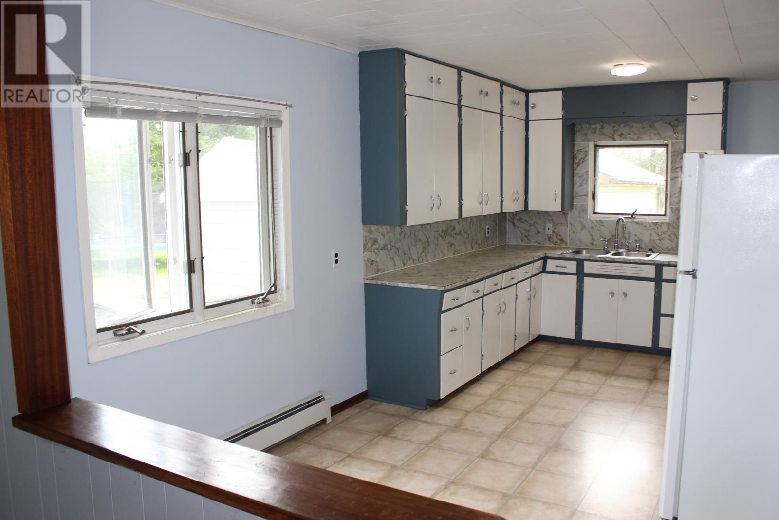 502 ATWOOD AVENUE - 11