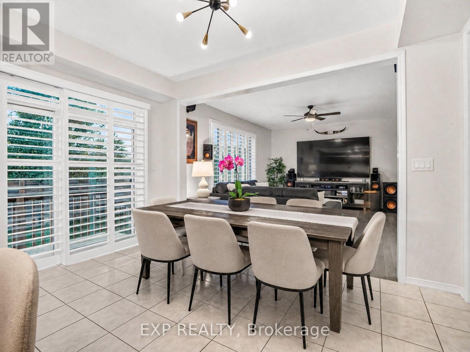 62 ESTHER CRESCENT - 16