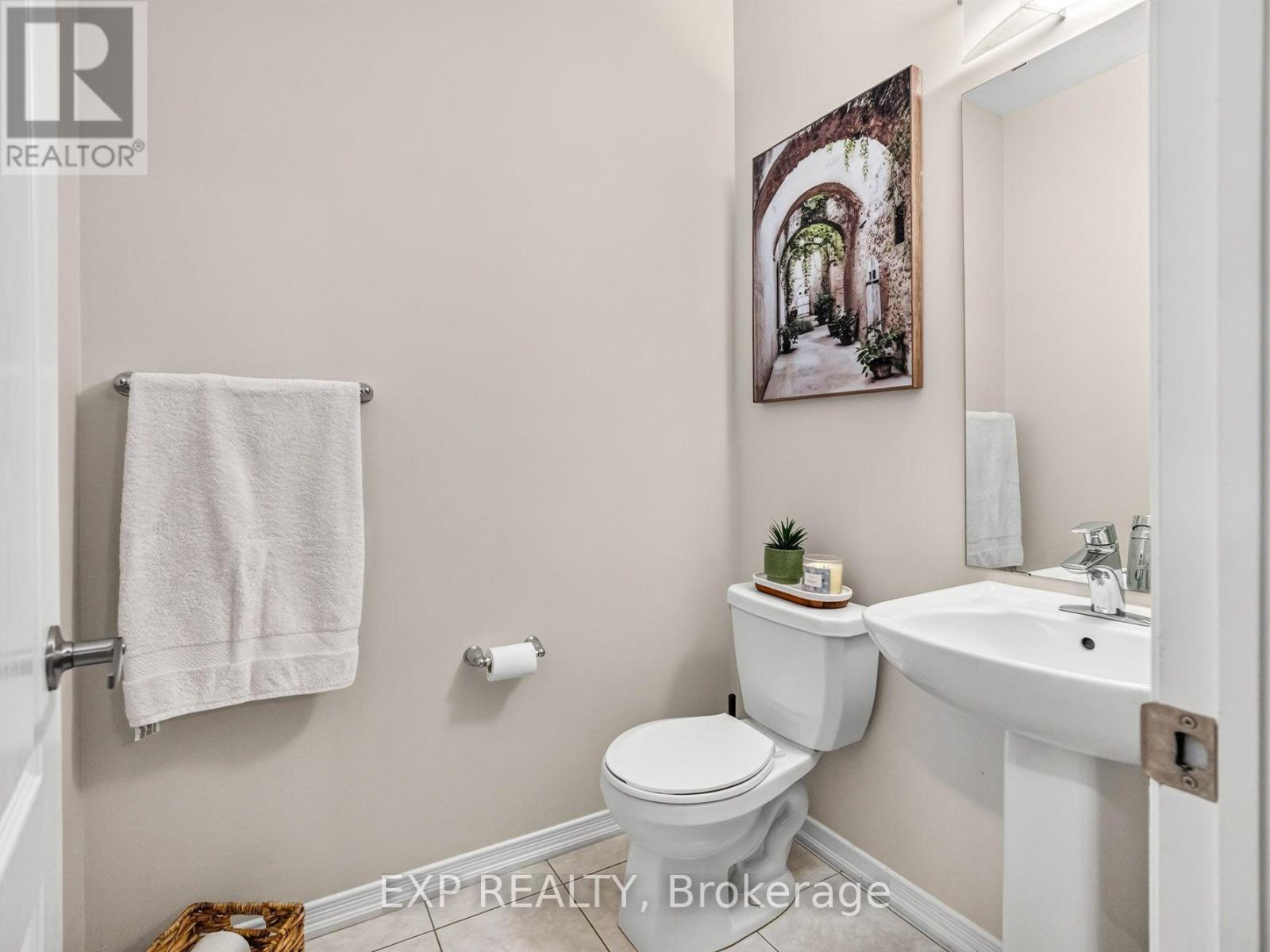 62 ESTHER CRESCENT - Image 20