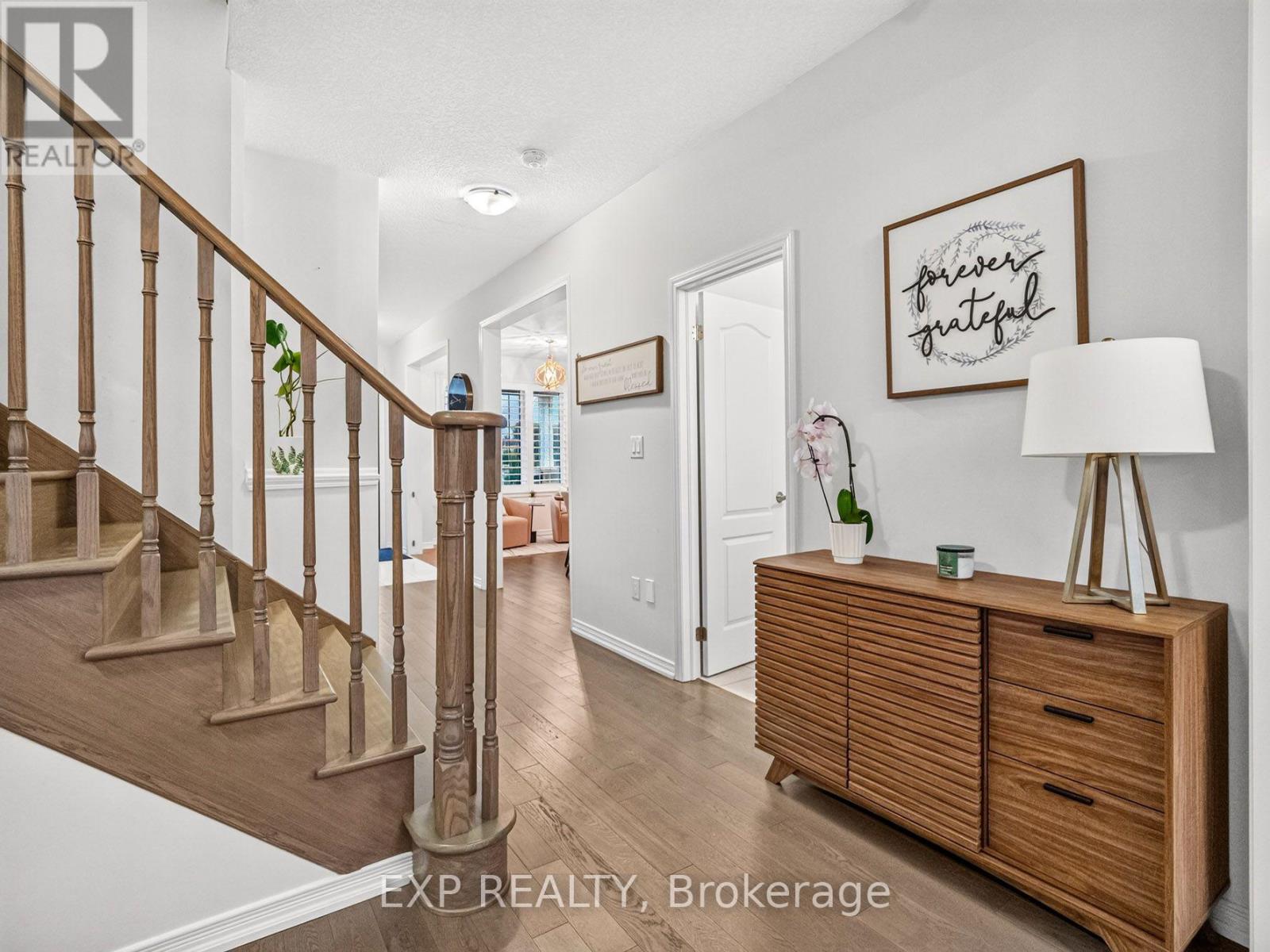 62 ESTHER CRESCENT - Image 22